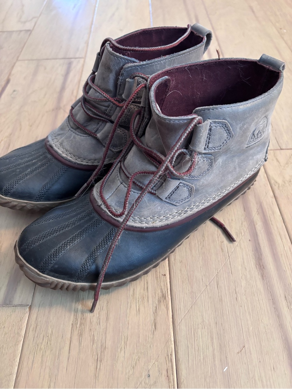 Sorel Women's Two-Tone Duck Boots — Black, Gray & Burgundy